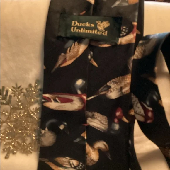Official Ducks Unlimited tie - Picture 3 of 4